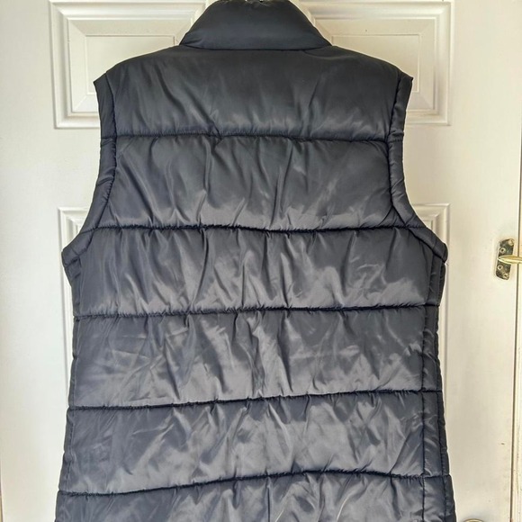 Black Madden Girl puffer vest. XLarge - Picture 6 of 6